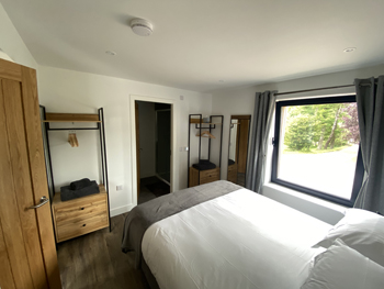 King Size Double bedroom at Stepps Cottage